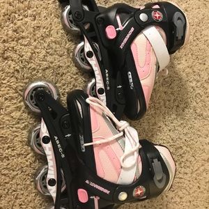 Shwinn adjustable child inline rollerblades